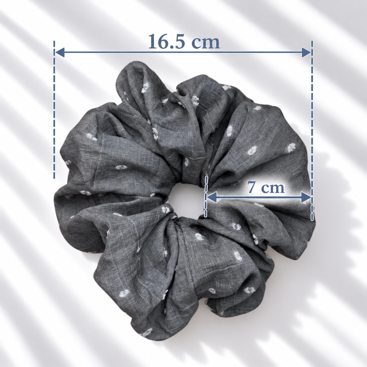 暮灰花影髮圈 Dusk Grey Blossom Scrunchie